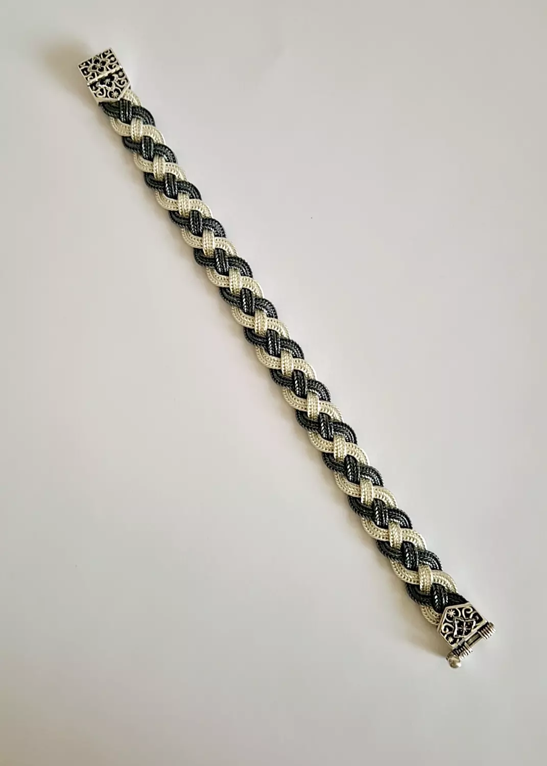 Two tone braided cord stap 2