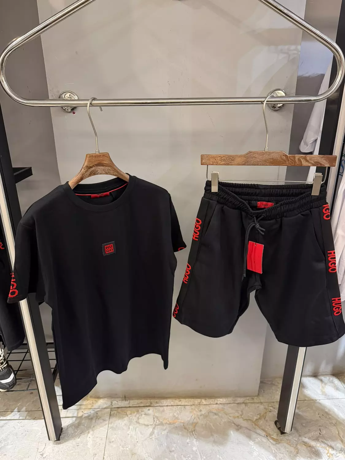 HUGO BOSS SUIT \ 2367 image