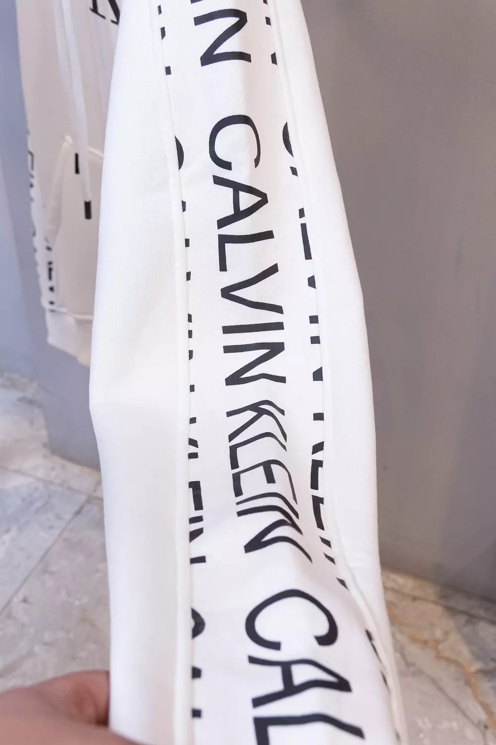 CALVIN KLEIN HOODIE \ 1750 9