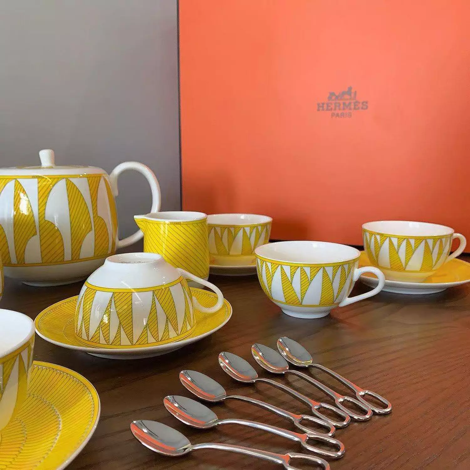 Hermès Soleil d'Hermès porcelain tea set in a bright yellow and white pattern 2