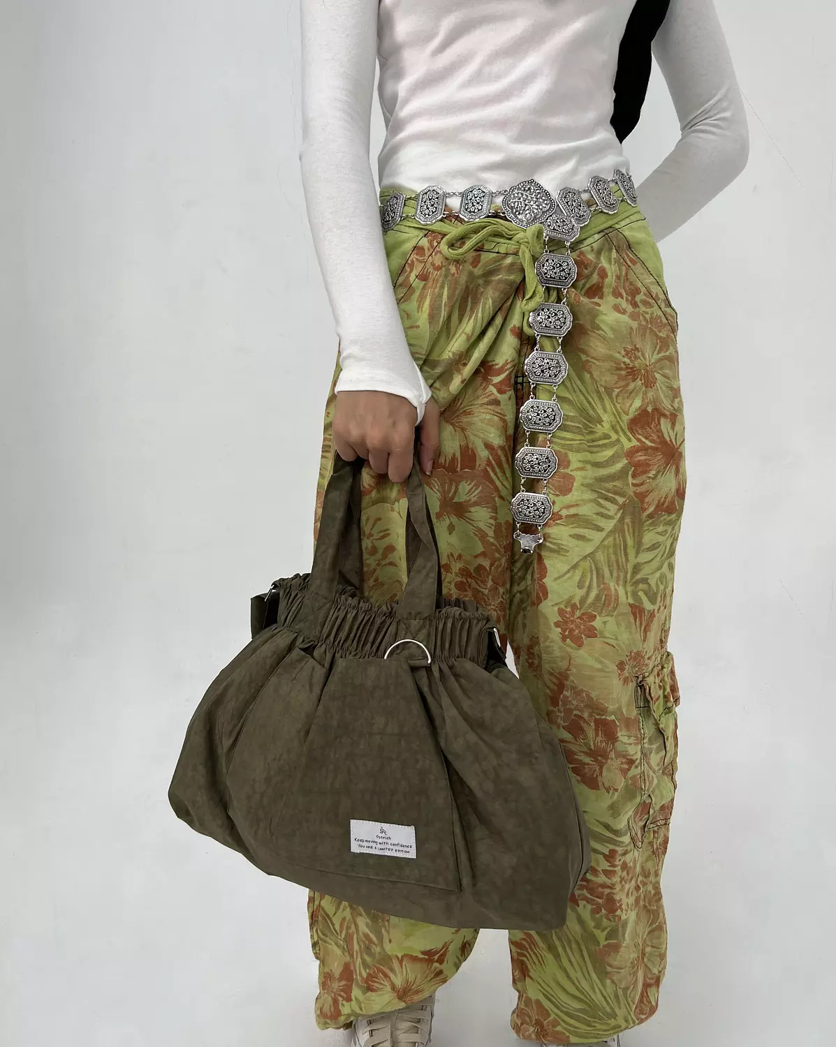 Dreamweaver Tote bag - Olive image