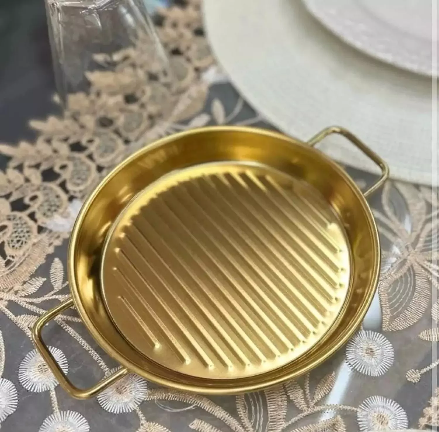 Grill served gold 3