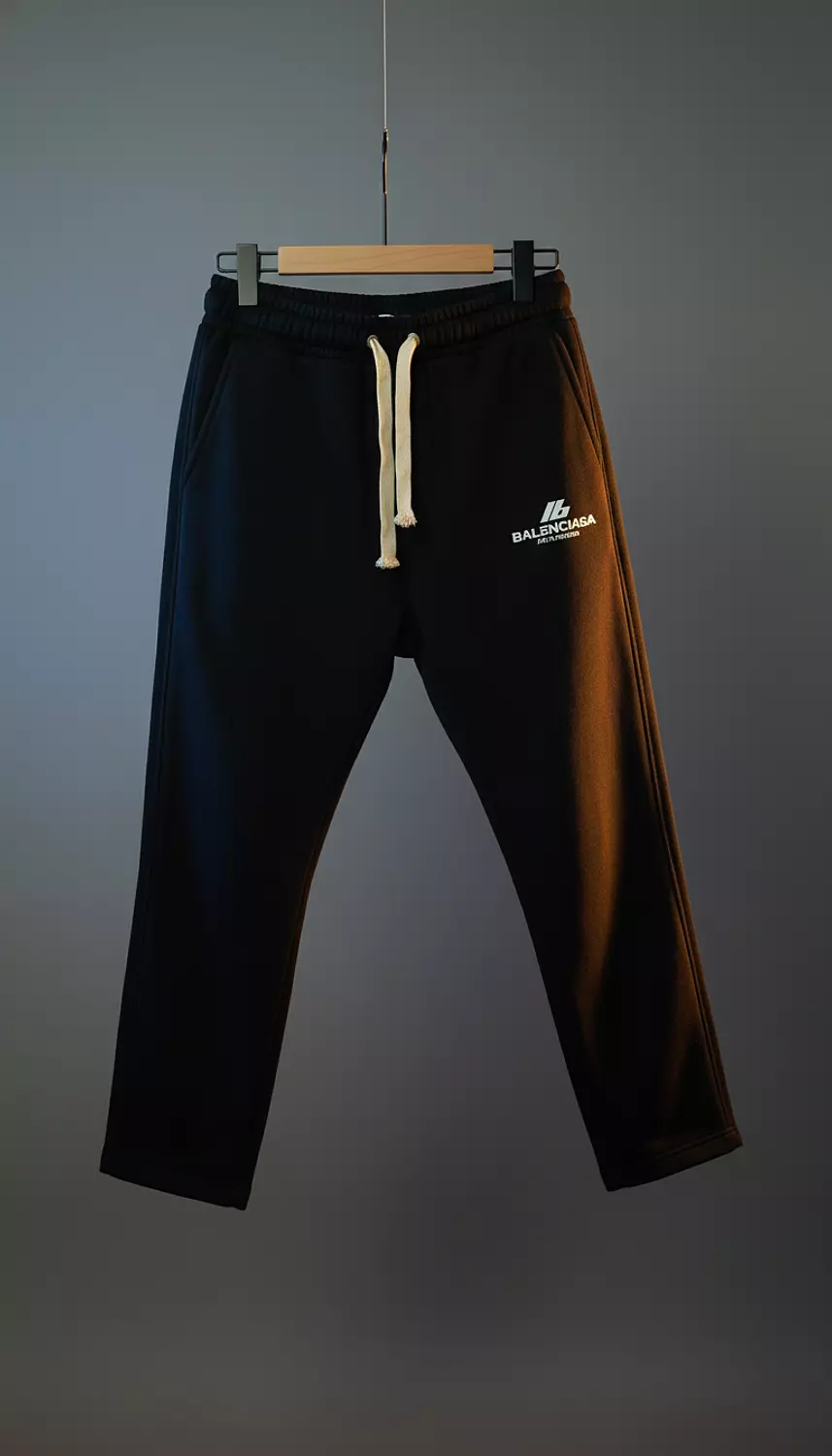 <p>Denim &amp; Sweatpants</p>