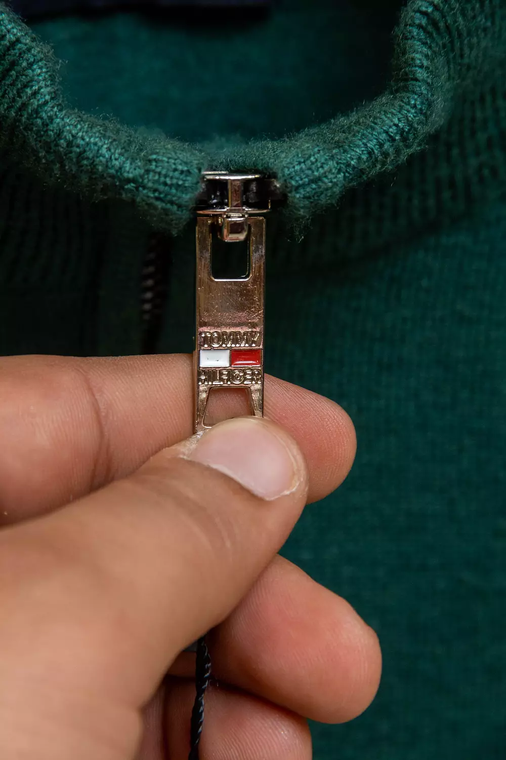 TOMMY HILFIGER HALF ZIPPER PULLOVER  21