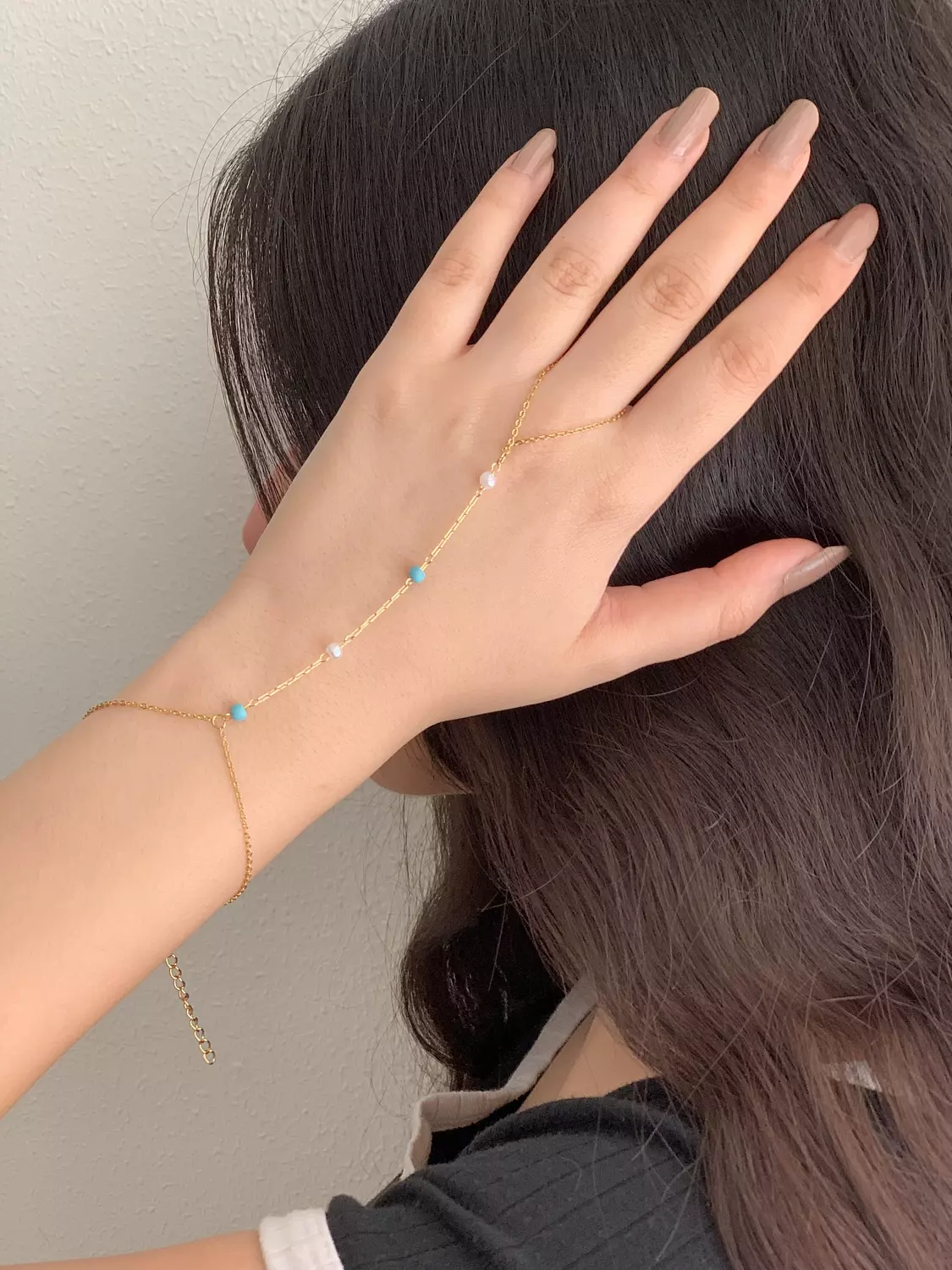 Allegra hand chain image