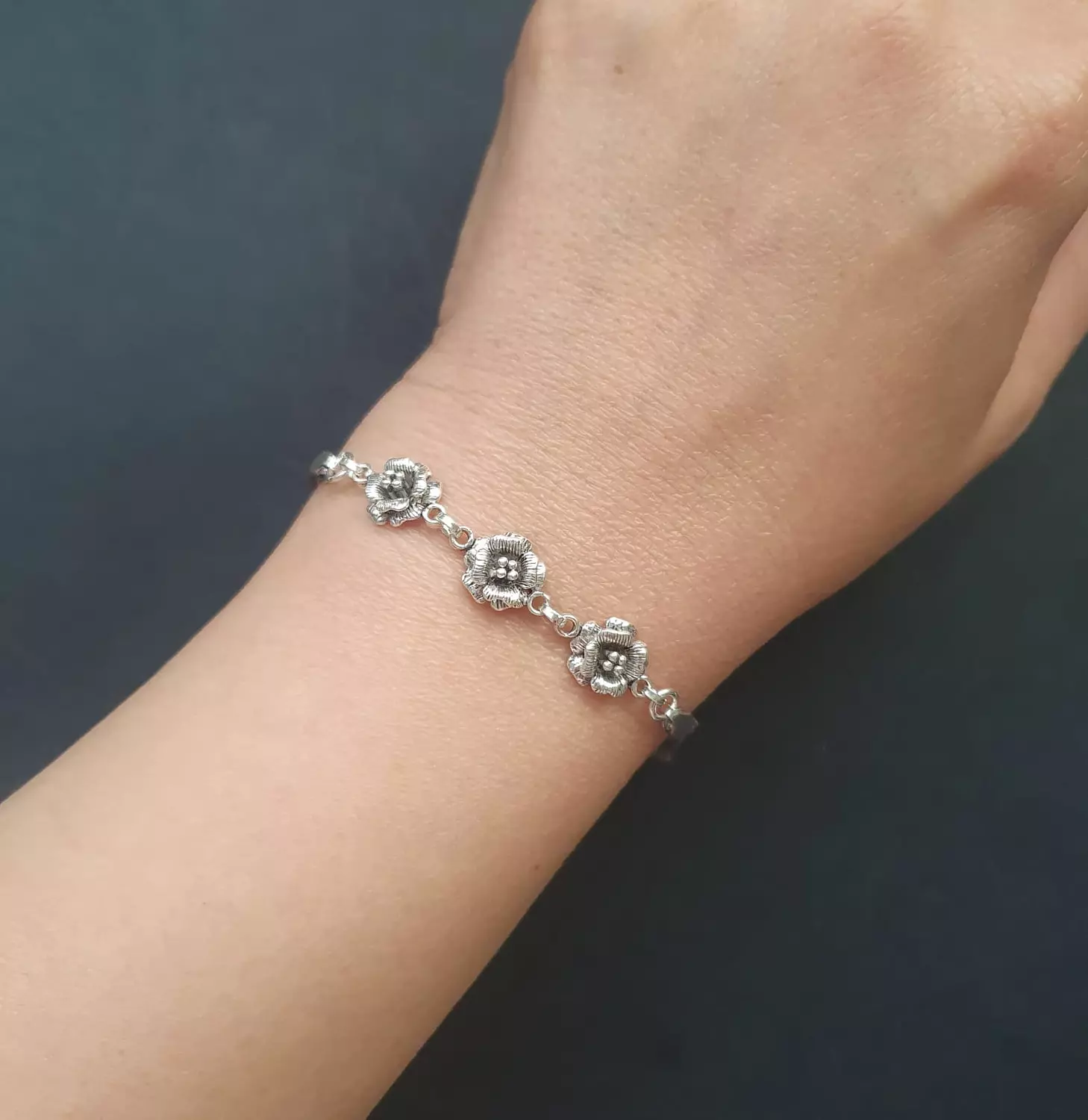 Flowers bracelet image