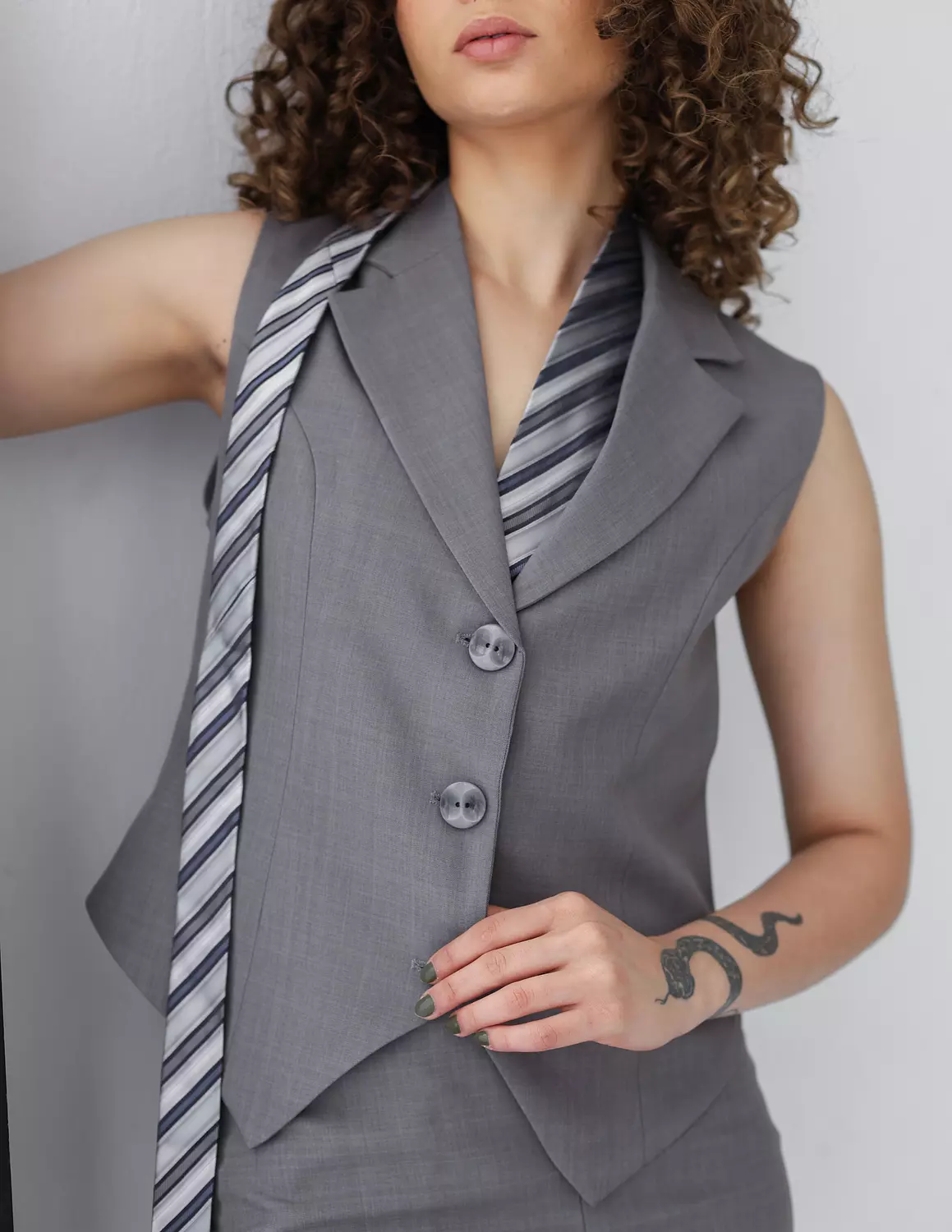 Gray Breeze cropped vest  4