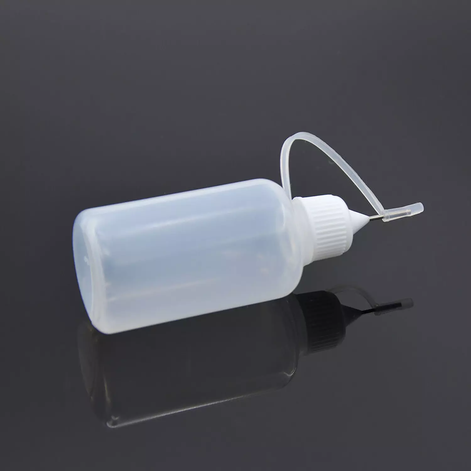 Glue Applicator Bottle for Quilling 2