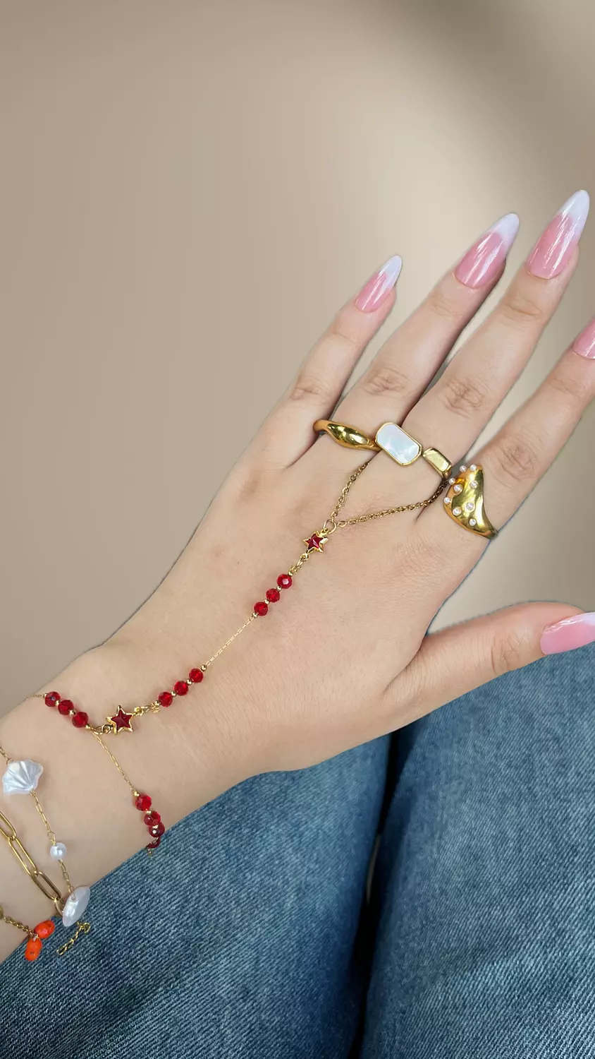Red handchain image
