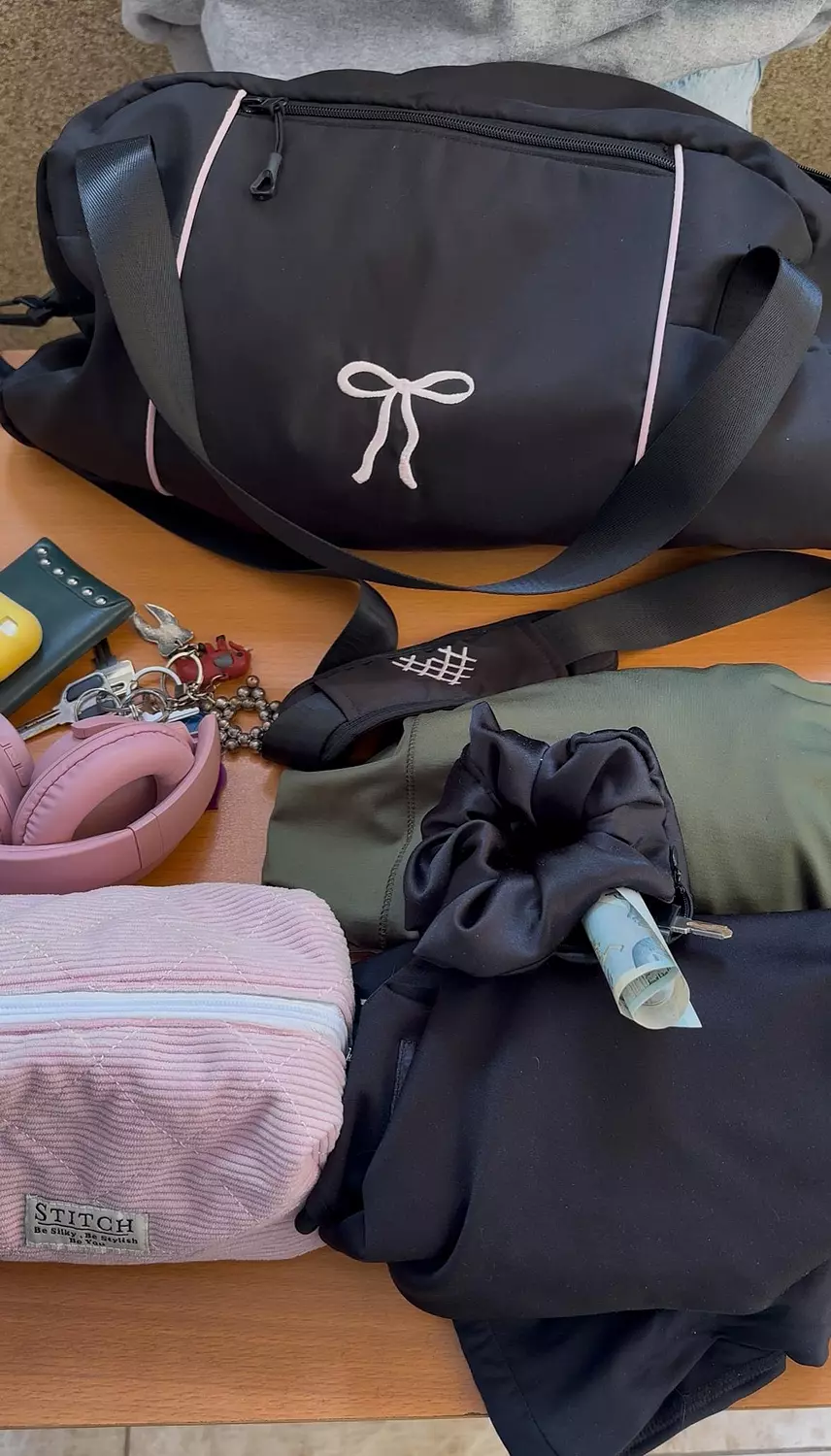 GIRLY DUFFEL BAG Pre Order 7- 10 days  hover image