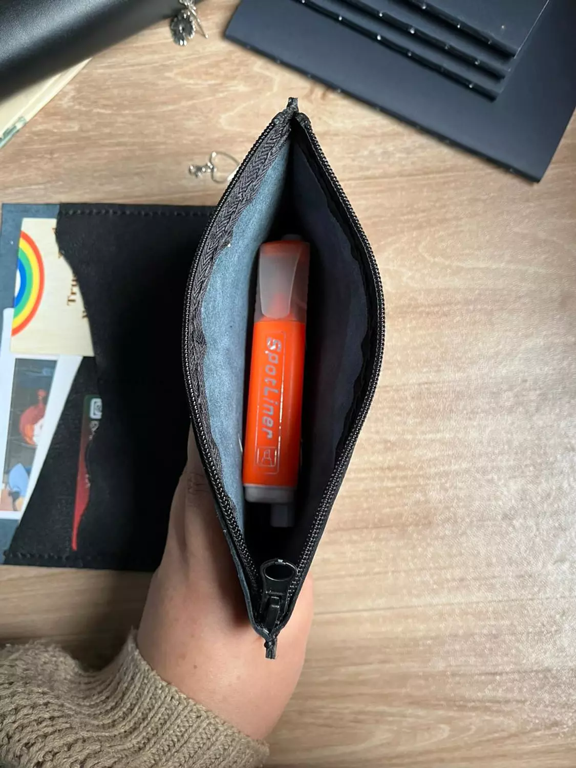 Trifold A5 with removable pockets  4