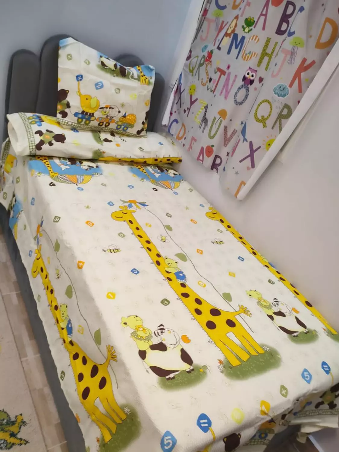 طقم ملاء اطفال بيكا زرافة hover image