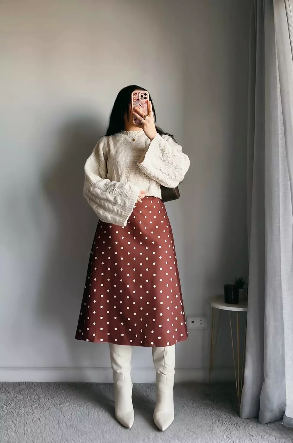 Doted set hover image