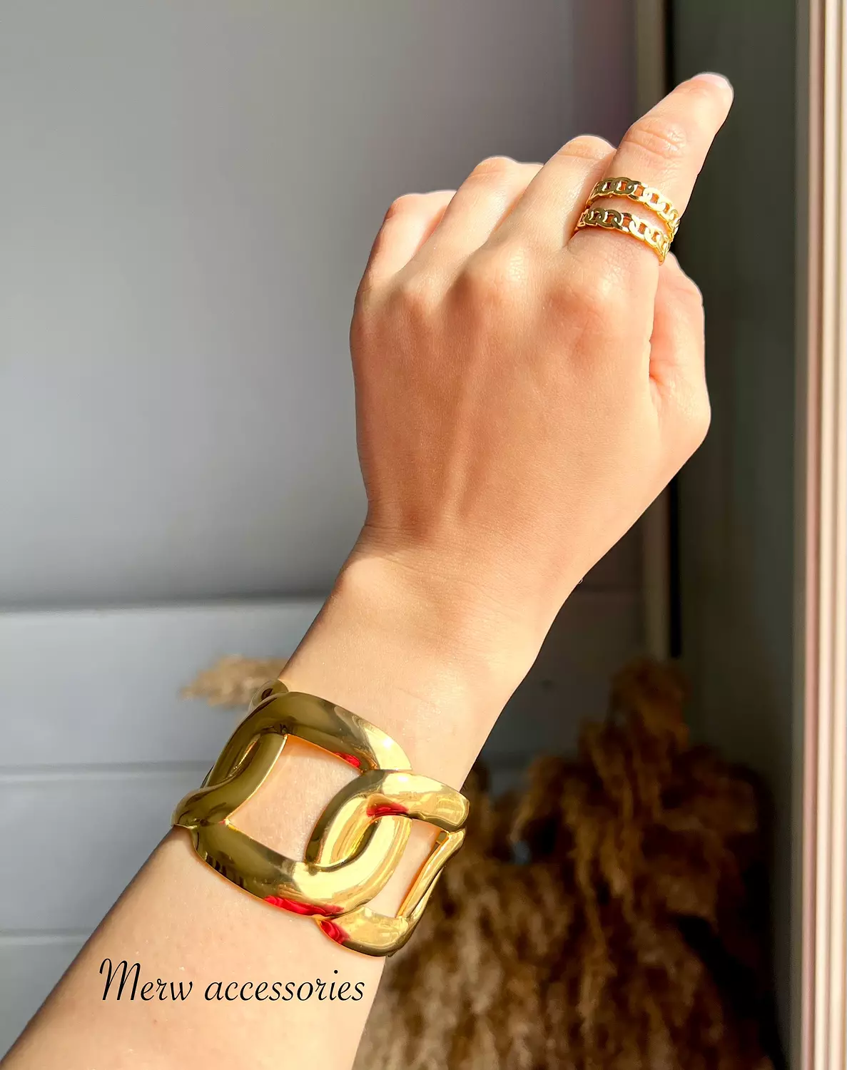 Wide bangle 2 image