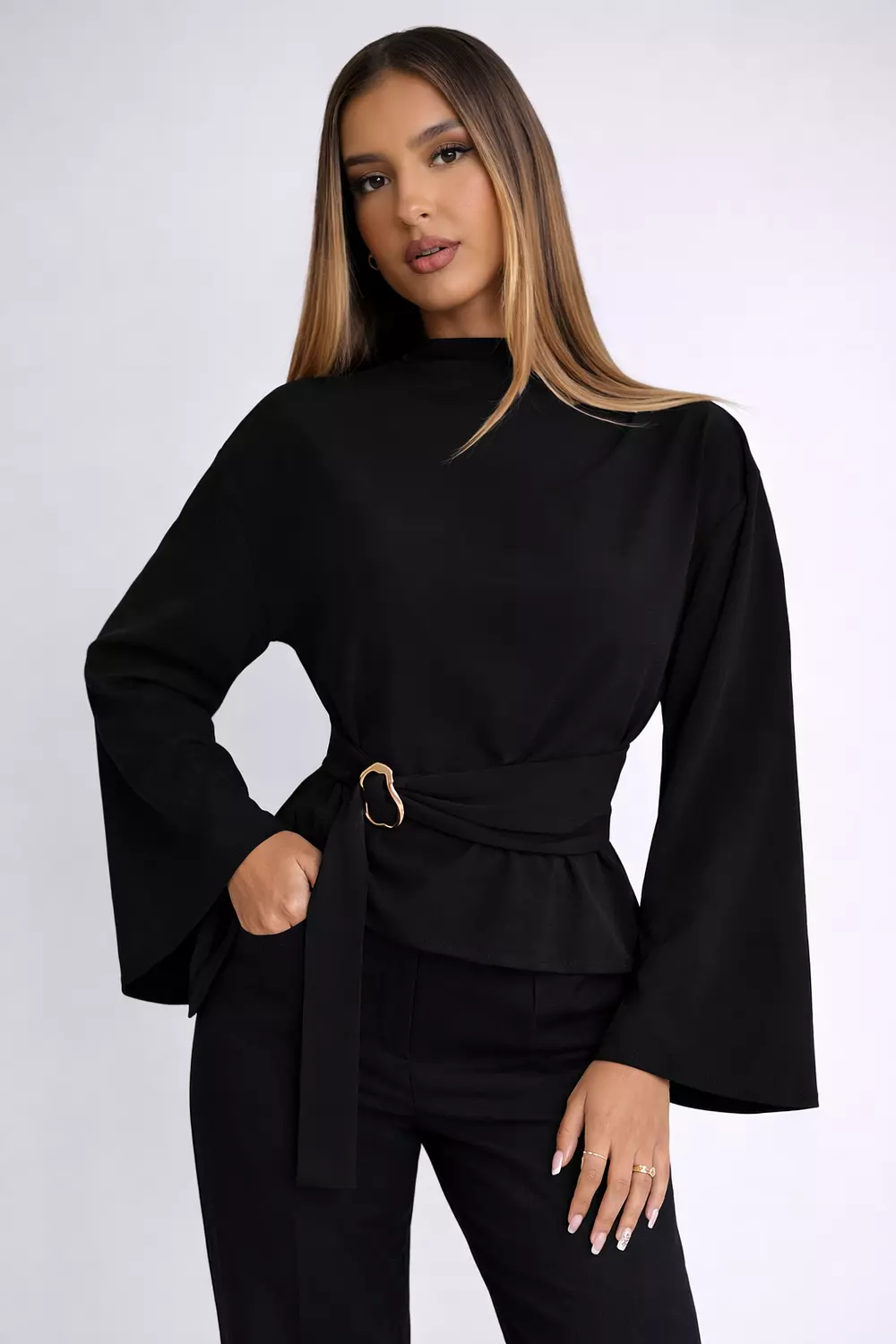 <h4 style="text-align: center"><br>The Classique Blouse</h4><p style="text-align: start"><br></p>
