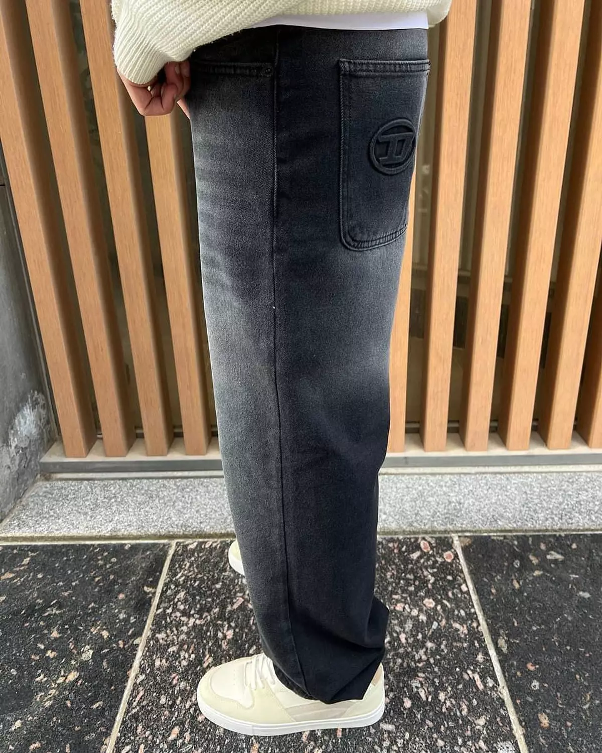 Men’s Wide-Leg Washed Black Jeans – Casual Fit 1
