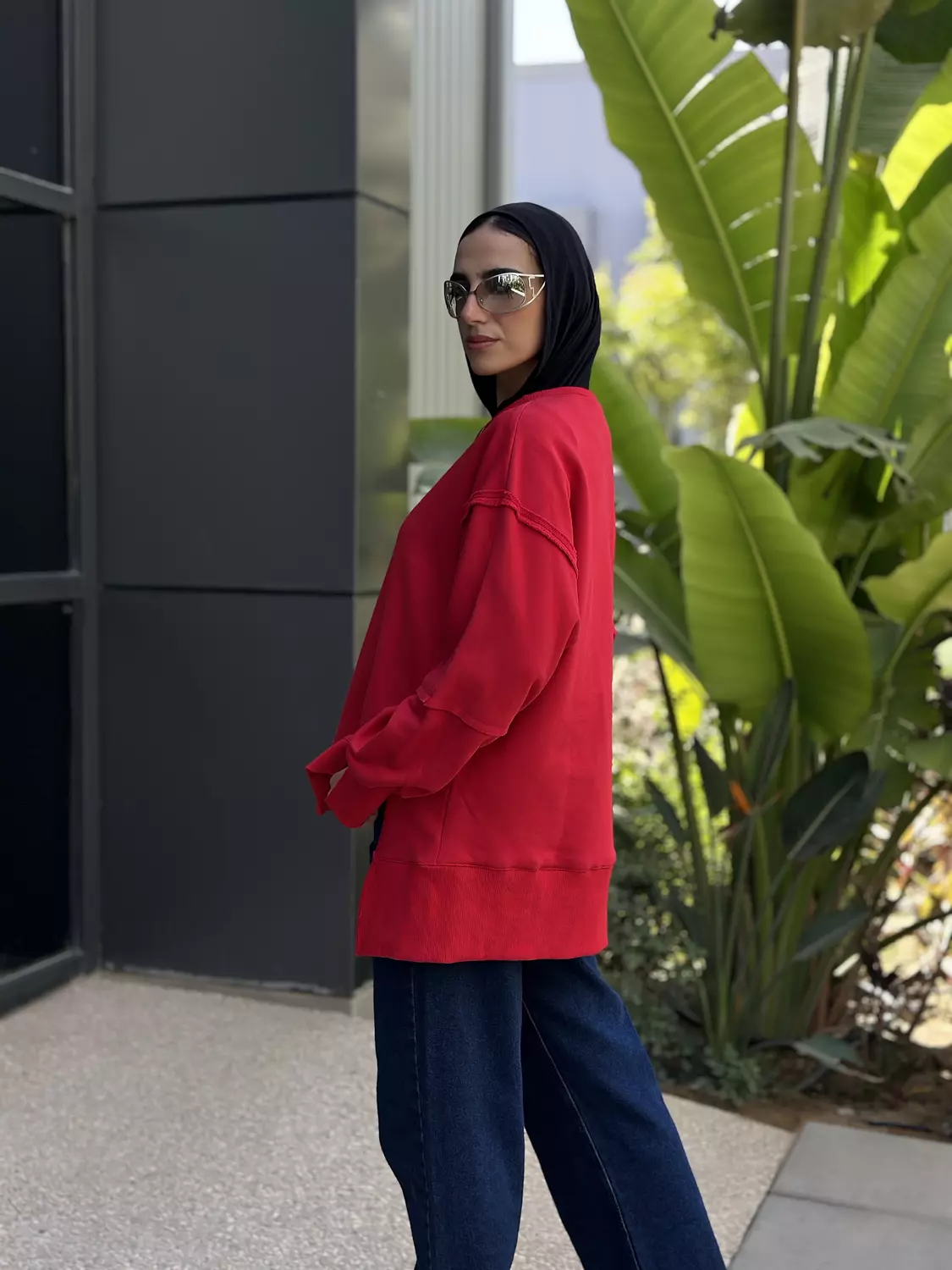 COZY SWEETSHIRT IN CRIMSON RED 3