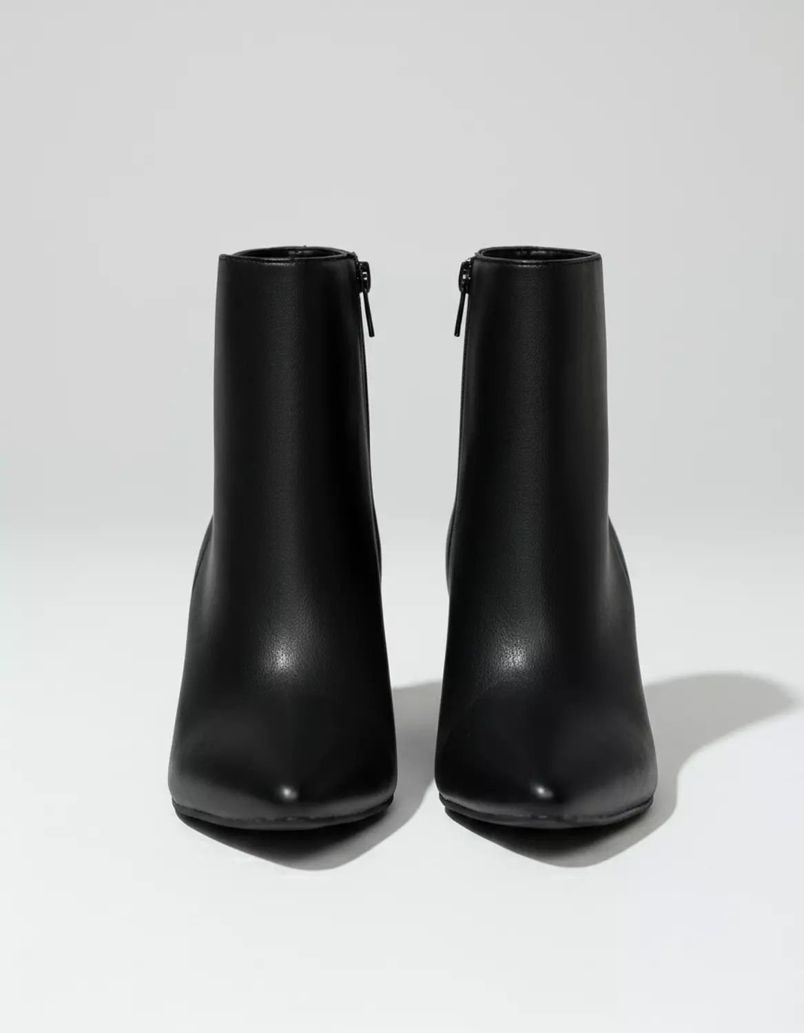 Stylish Leather Ankle Boots – Medium Heel, Side Zipper 7