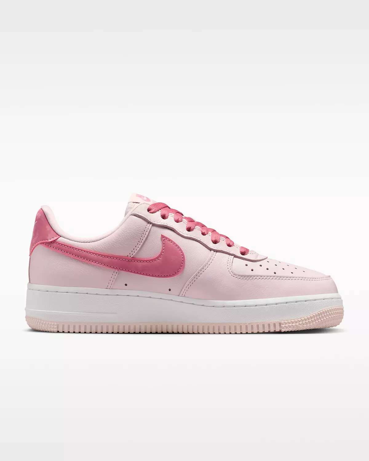 Nike Air Force 1 '07 "Valentine's Day" 4