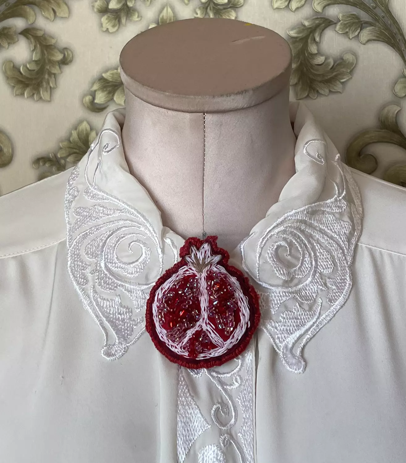 Inside the pomegranate brooch  image