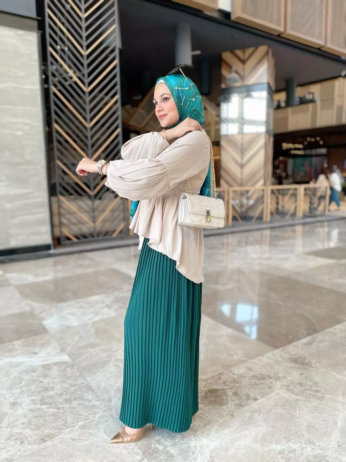 Pleated pants  1