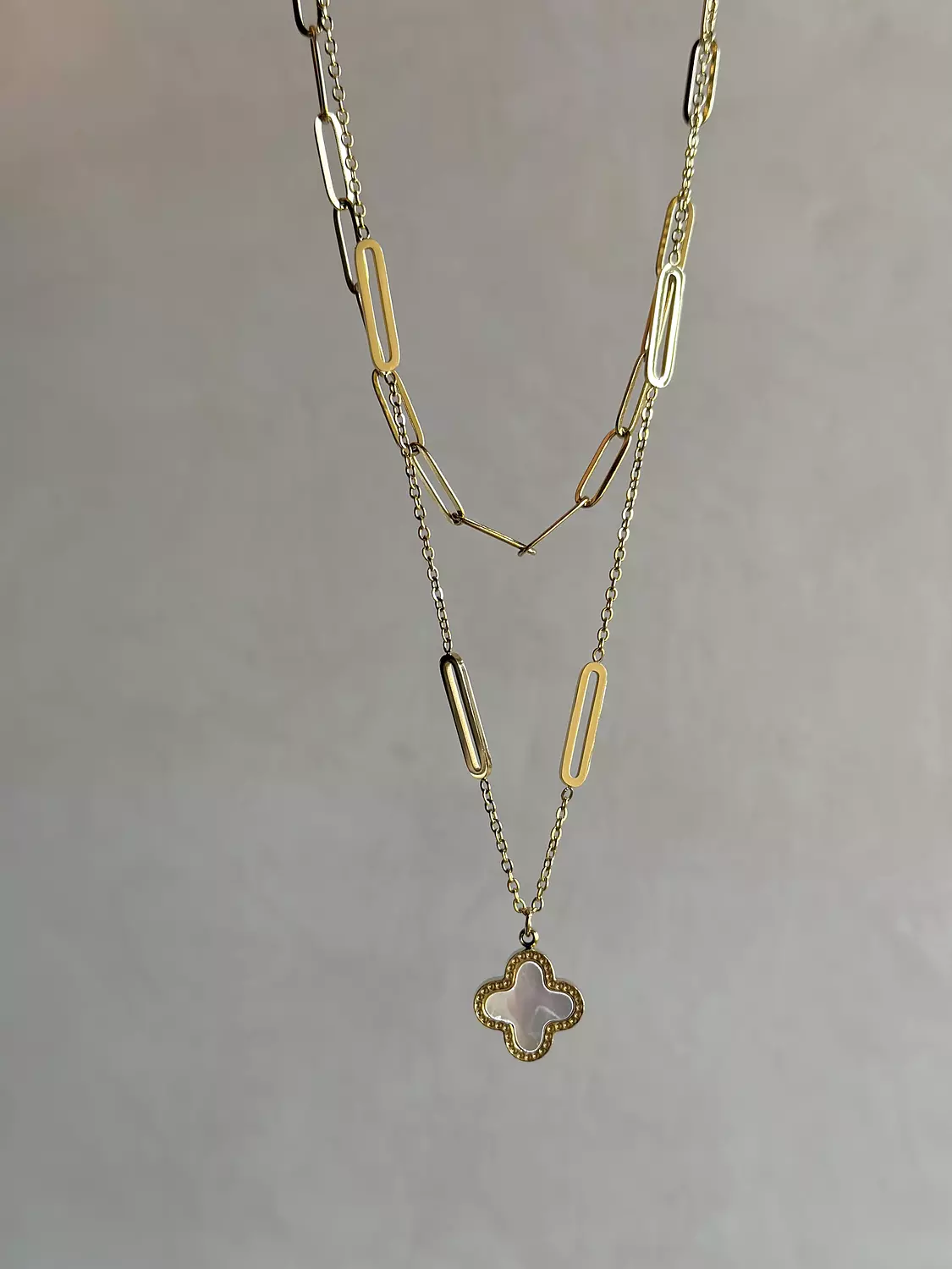 Paper clip van separate necklaces (double sided black x white) 3