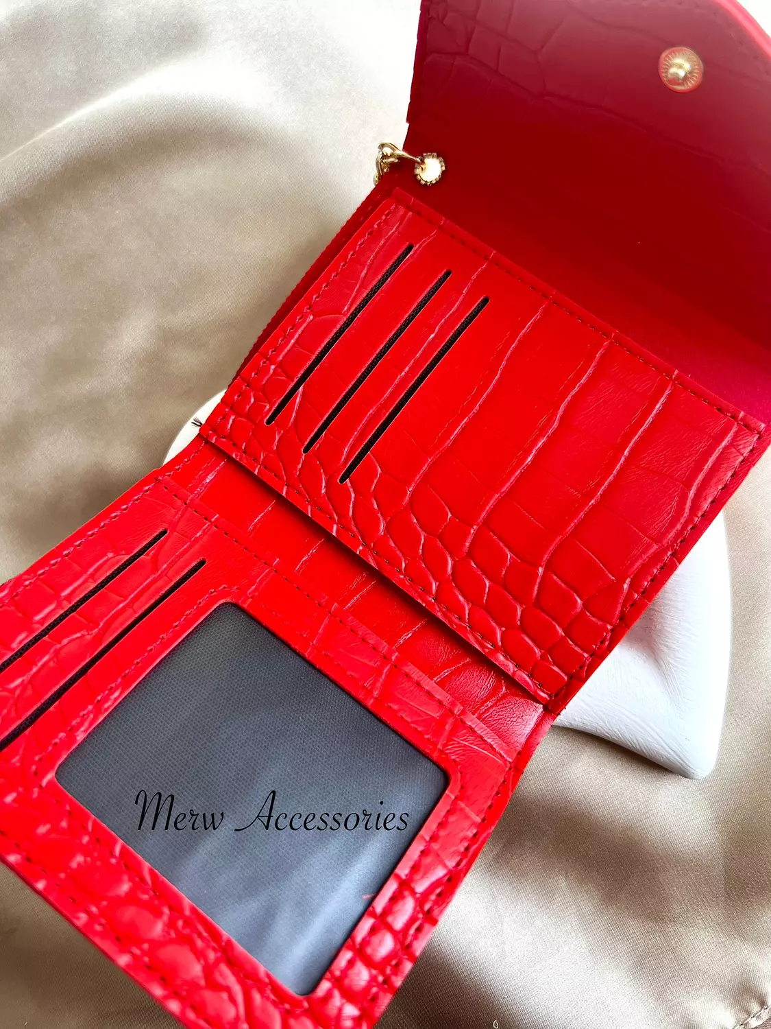 Red wallet gold heart  2