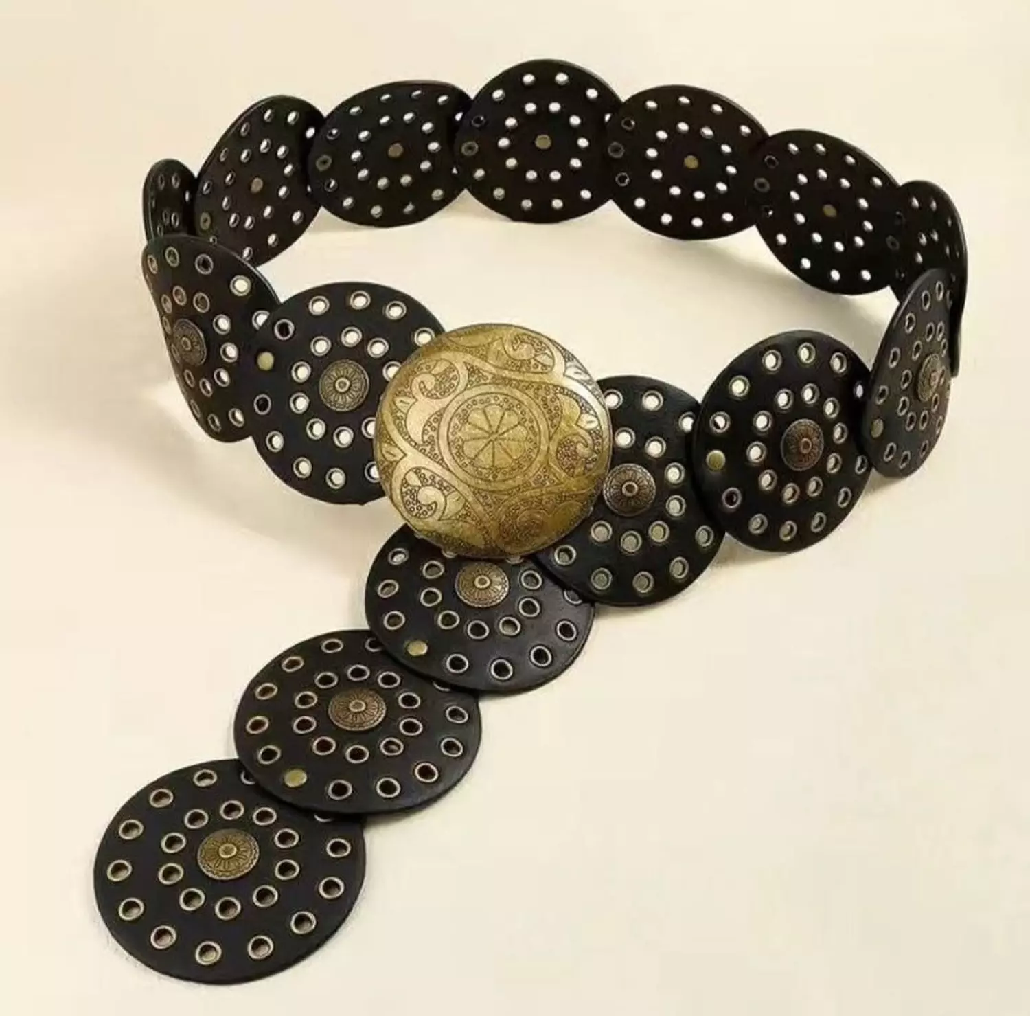 Trendy Belt circles  image
