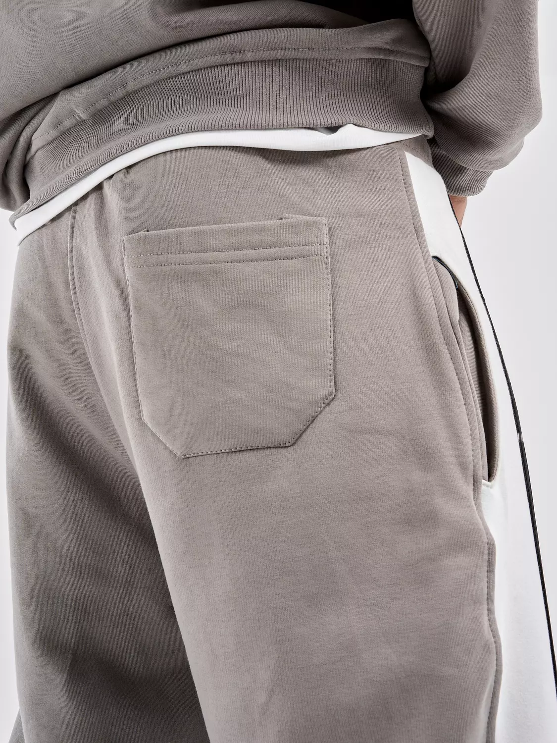 ESSENTIAL STRIPE SWEATPANTS "gray" 6