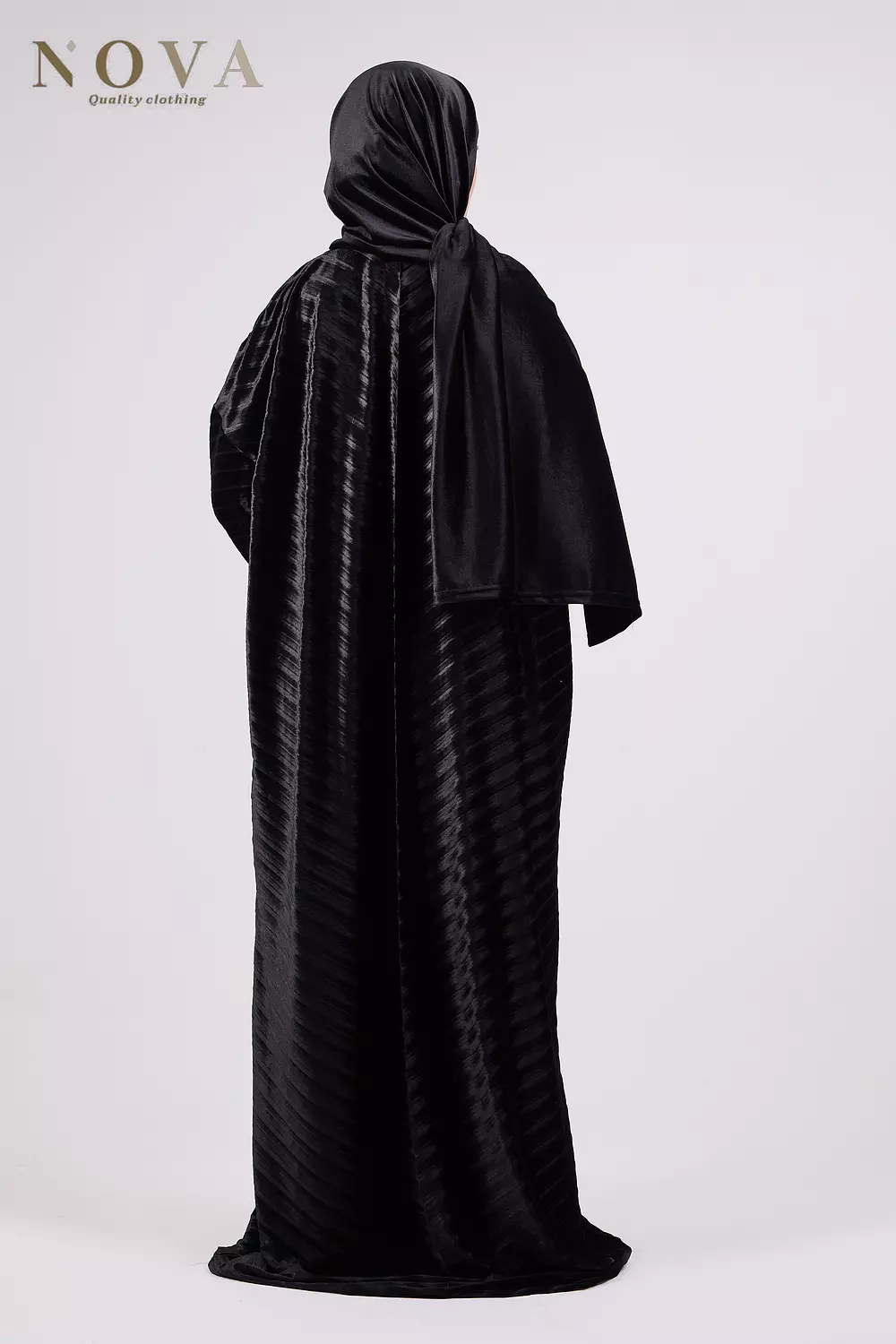 Black pleated velvet  2