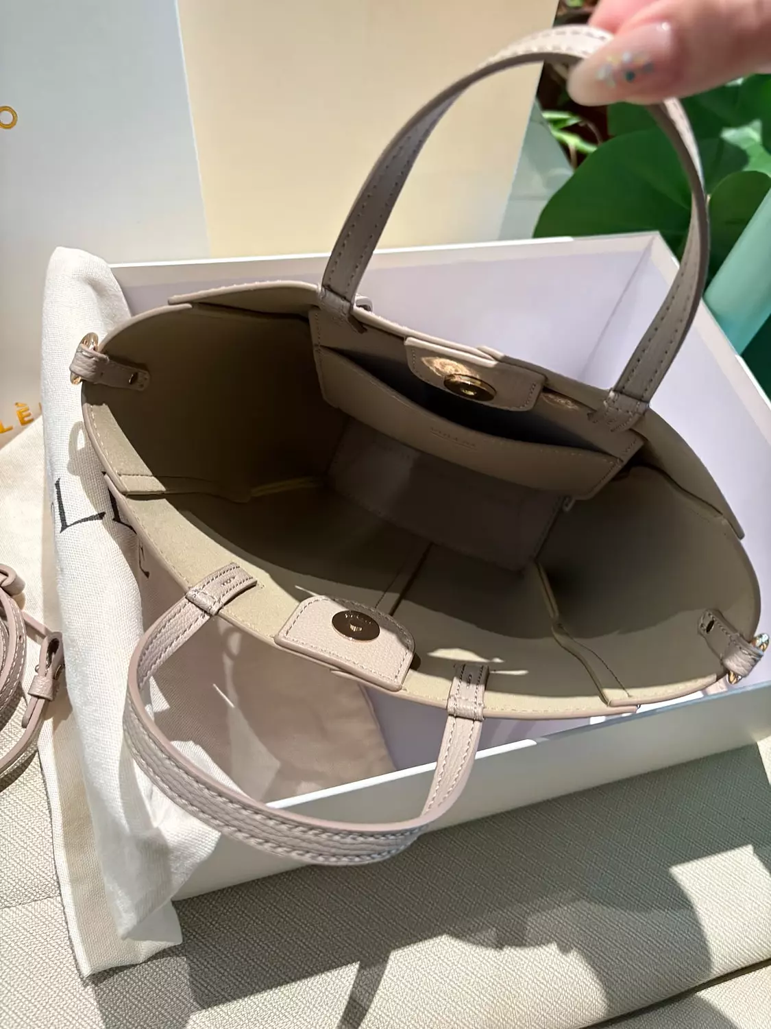 Polene Cyme Tote Nano hover image