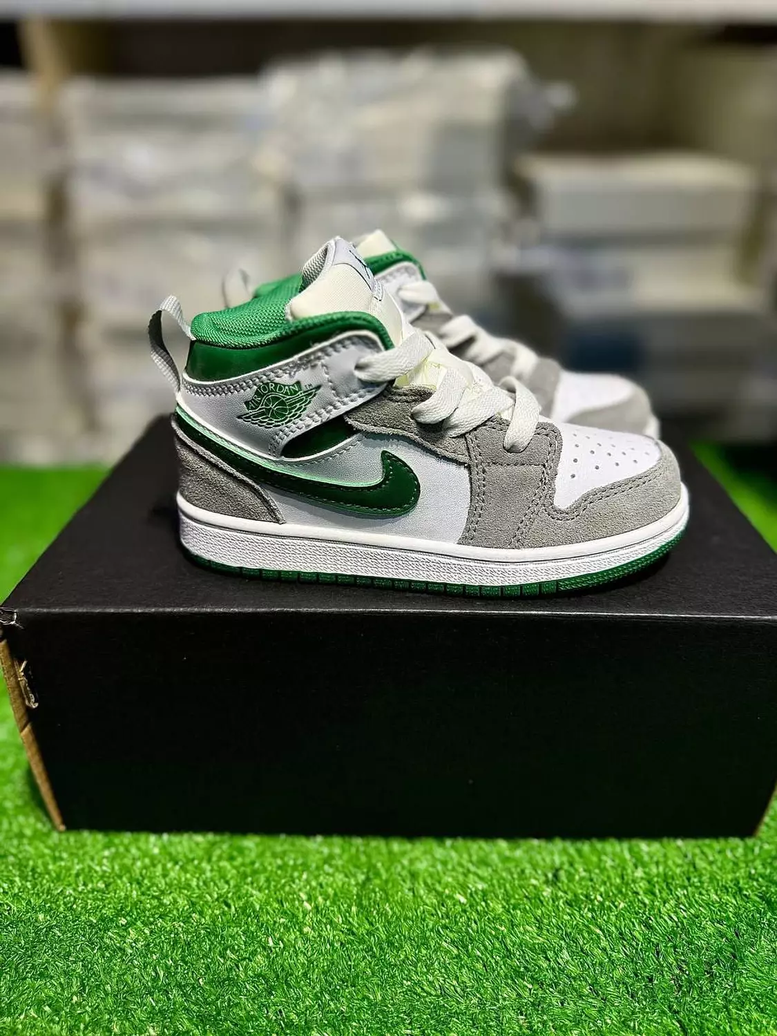 Nike Air Jordan 1 Mid SE 2