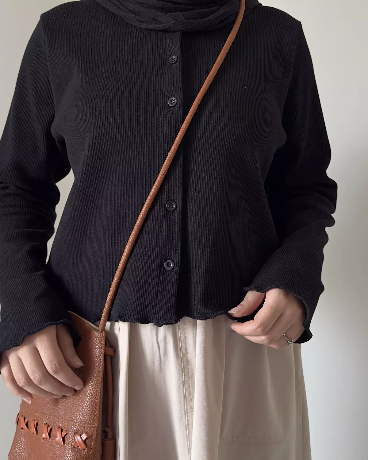 BLACK RIBBED COTTON TOP TEENAGE 2