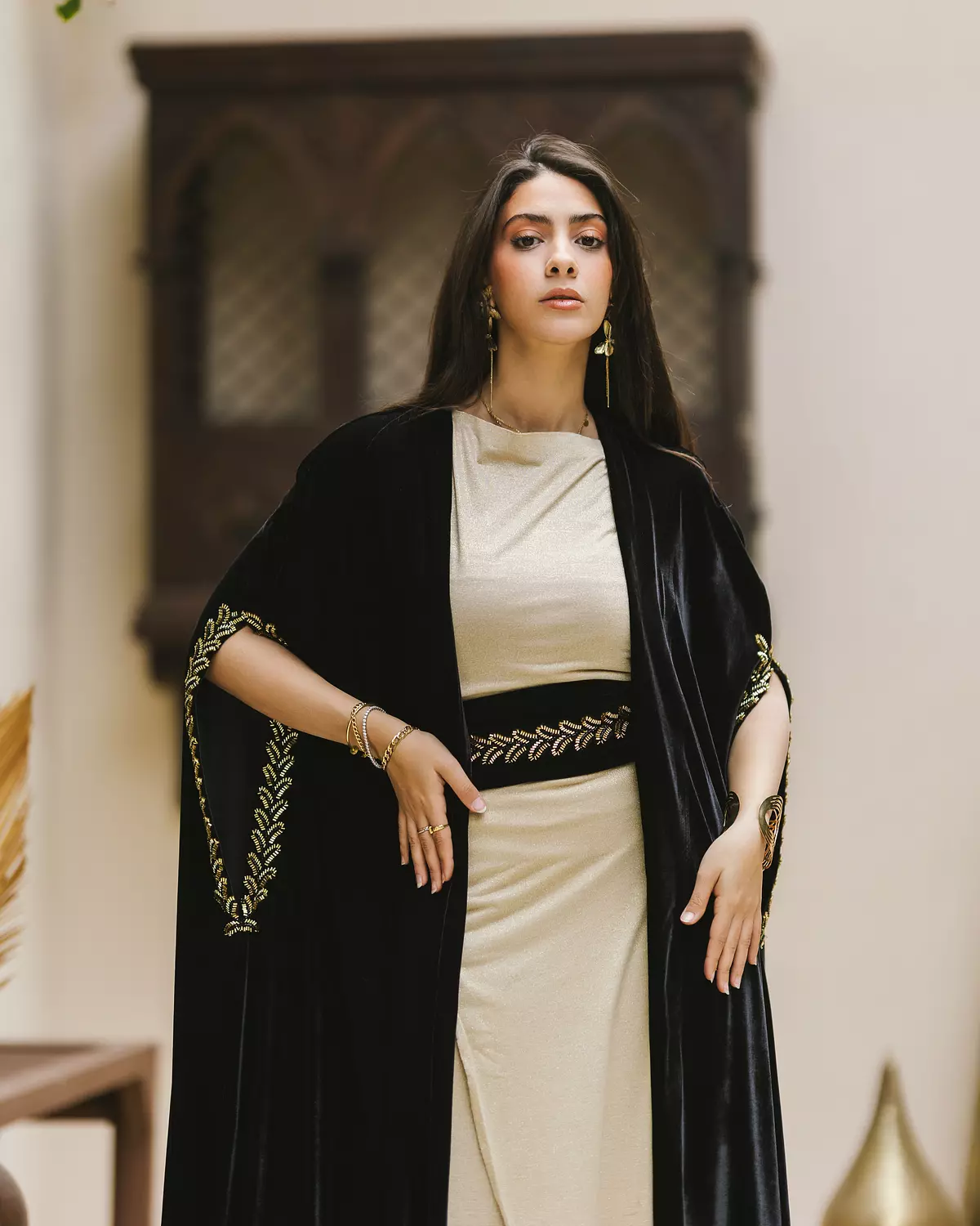 Embroidered velvet kaftan with belt image