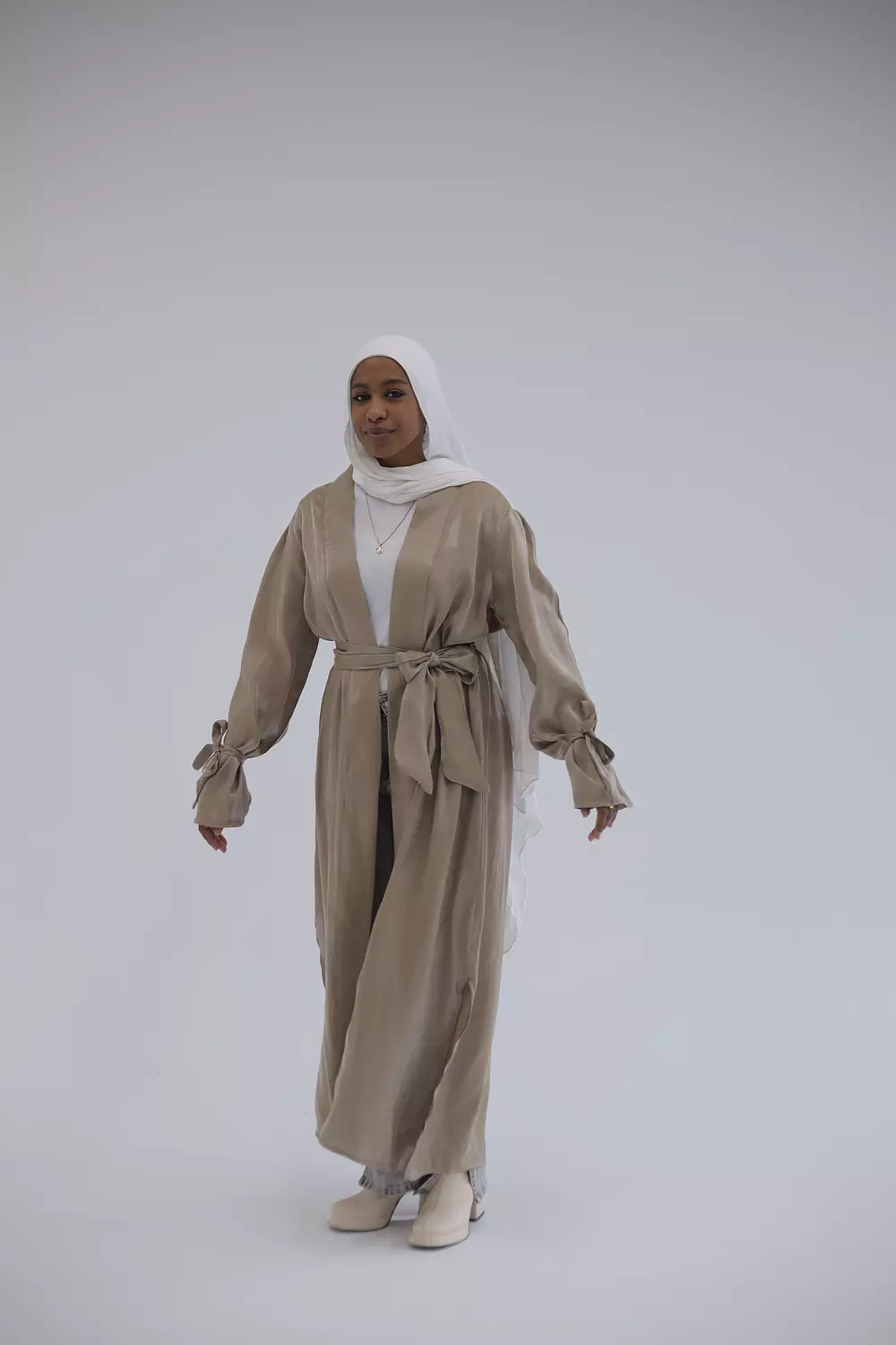 Beige cardigan stan with a waistband-2nd-img