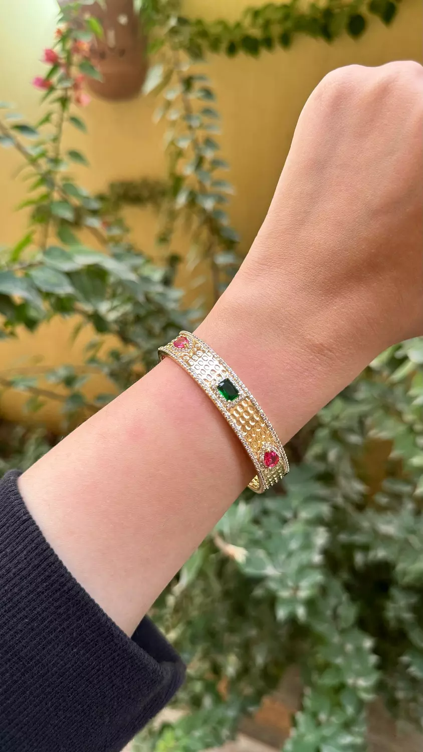 Elegantloop bangle image