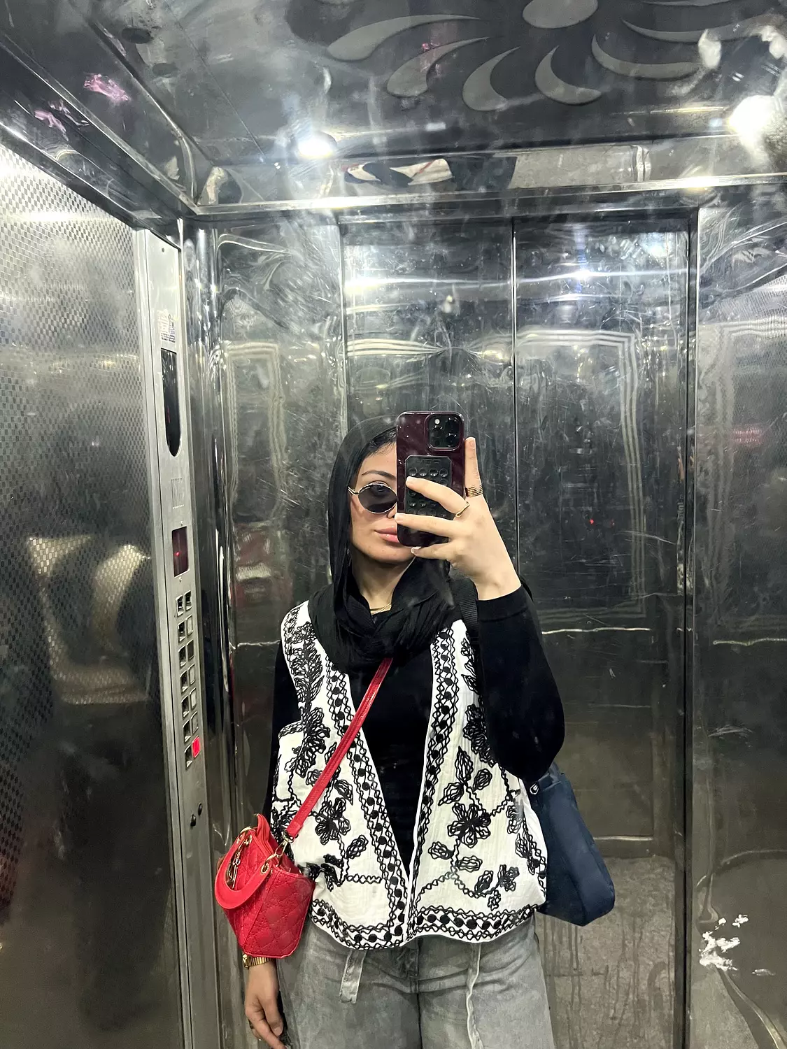 caual vest image