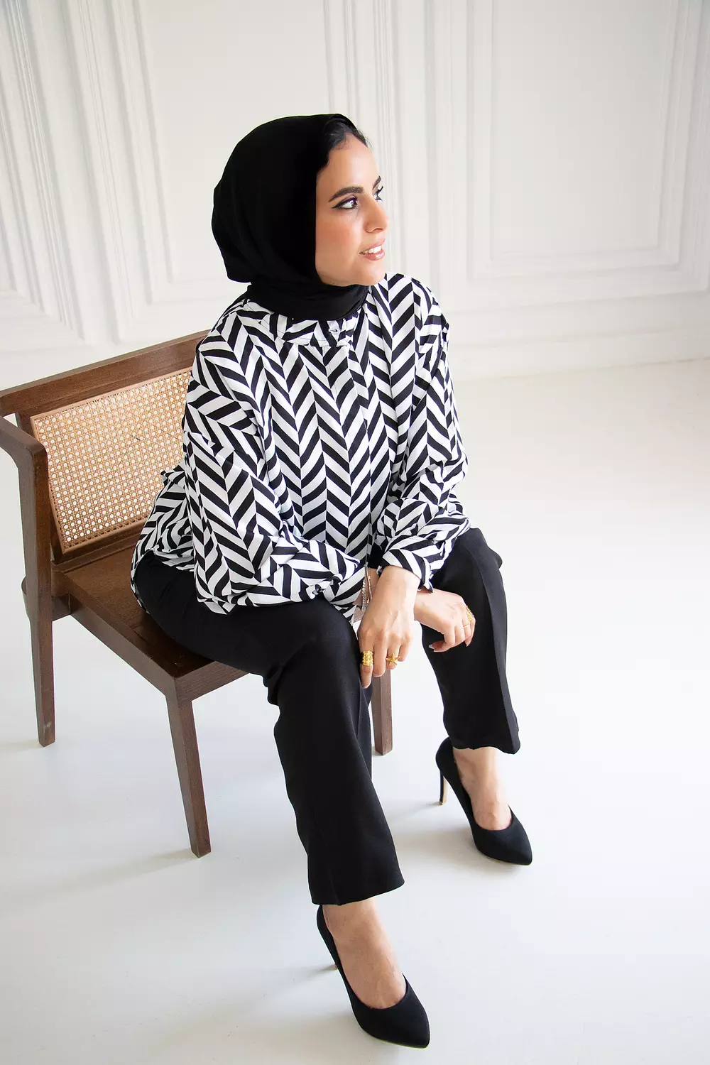 Black and white blouse 3