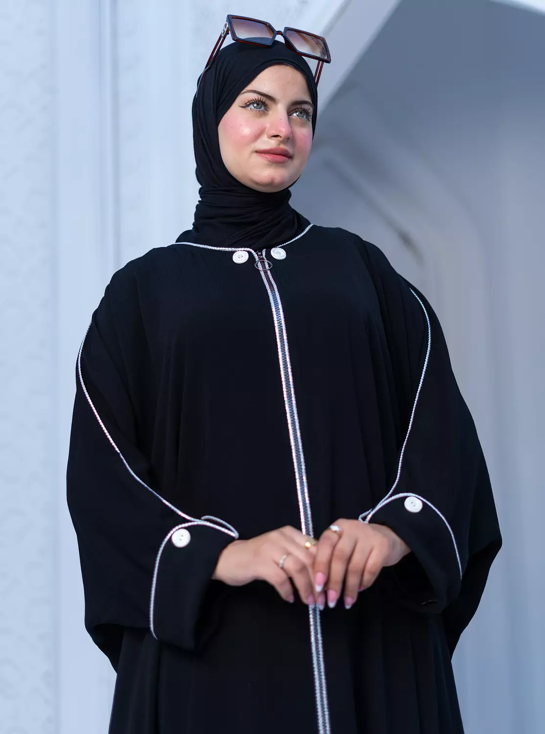 Blesse buttons abaya black hover image