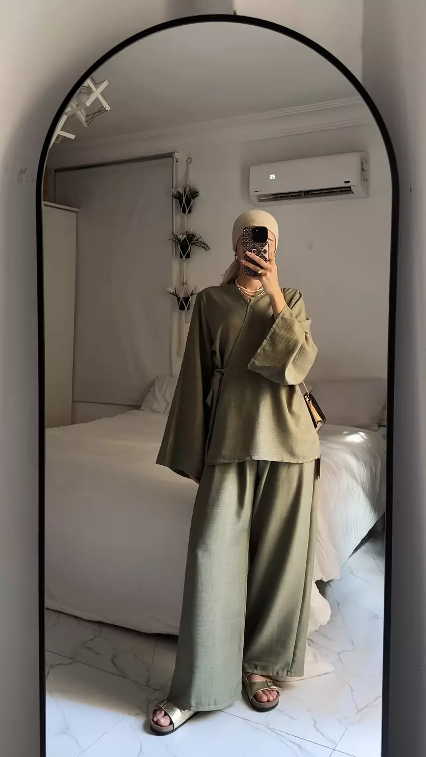 <p>Wrap linen set in olive</p>