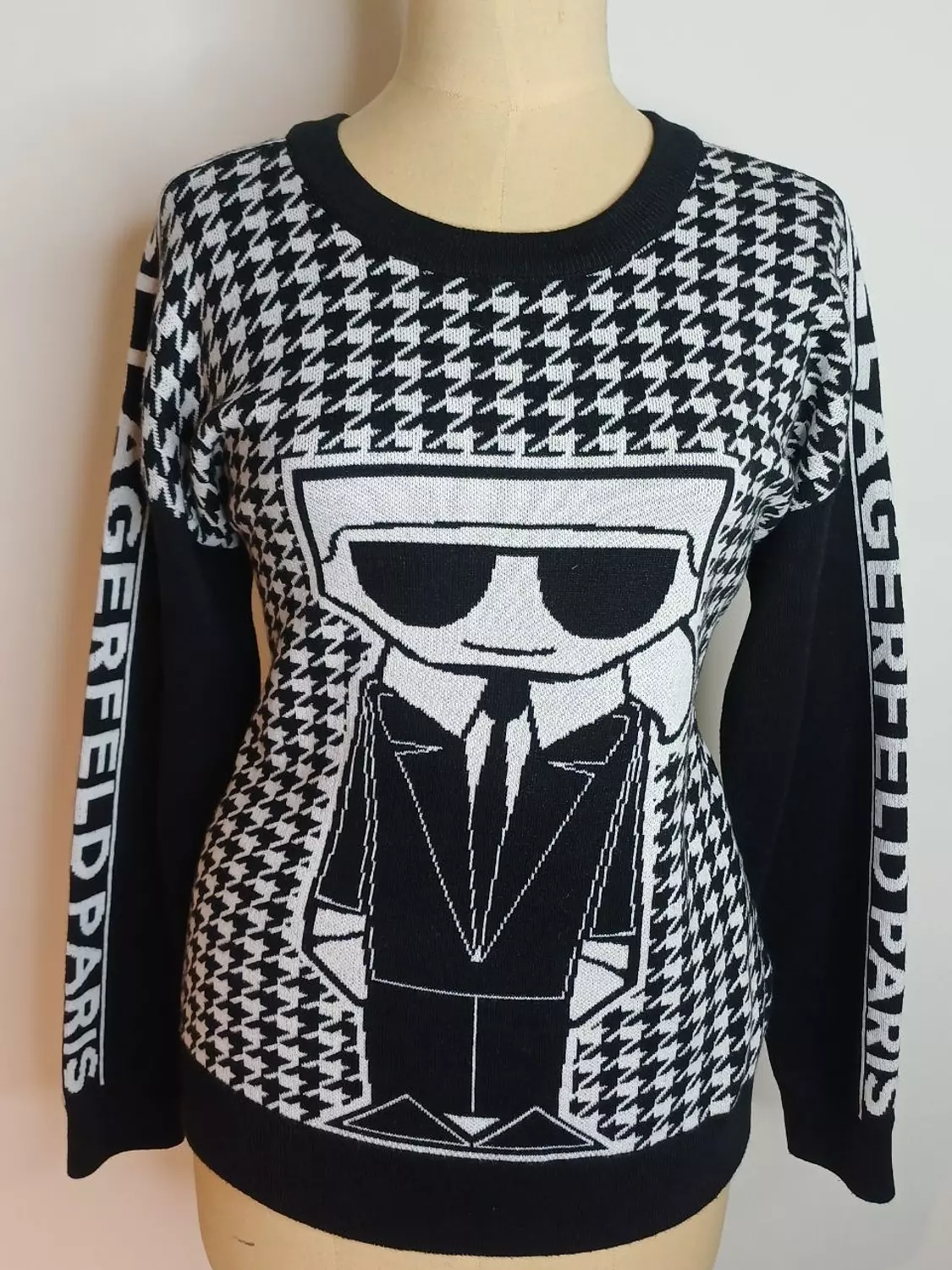 Pullover KARL LAGERFELD black and white  hover image