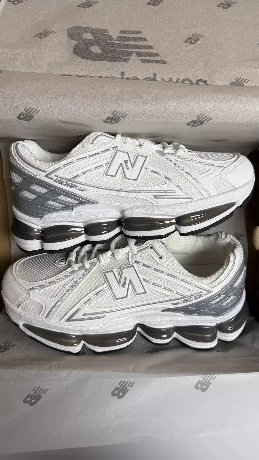 Newbalance 1906R in White  image
