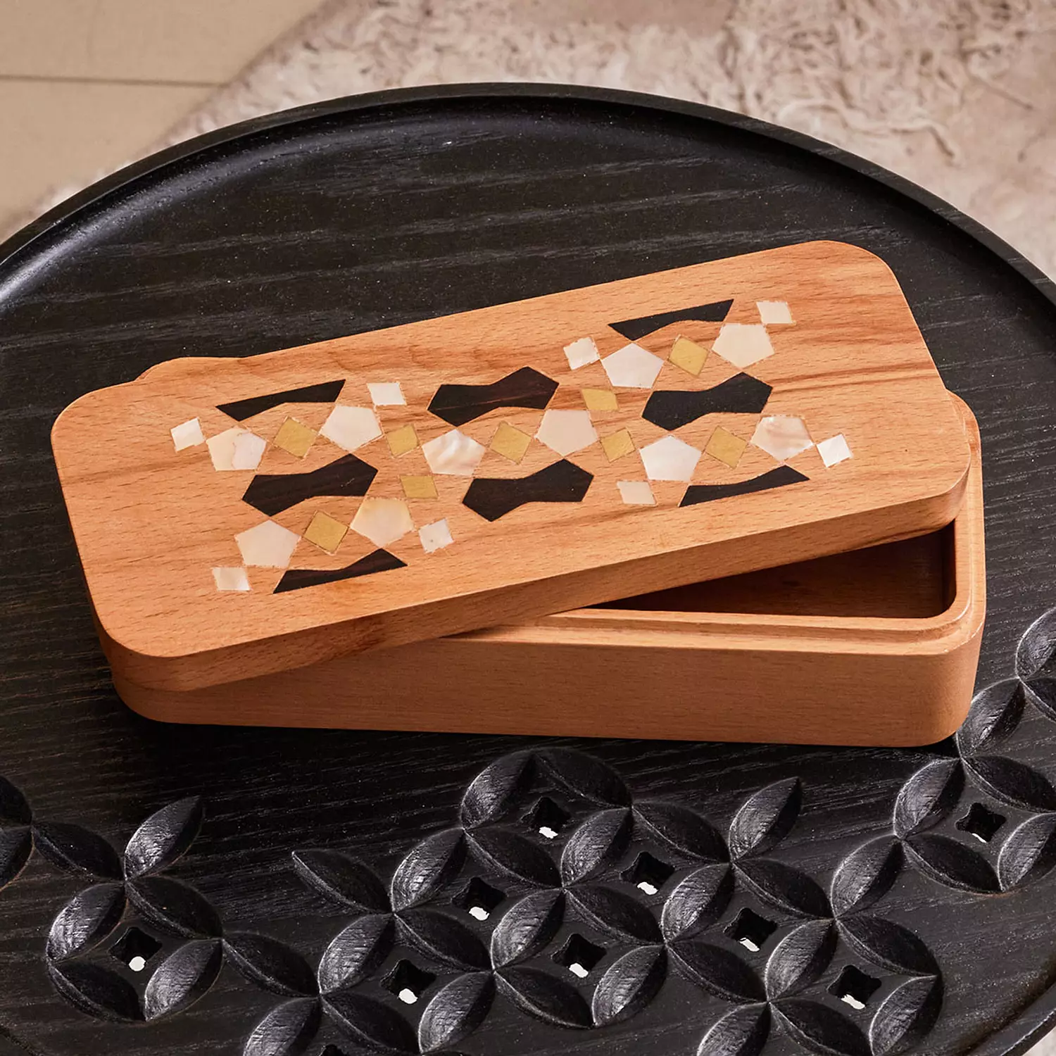 Qijmas Box 3  hover image