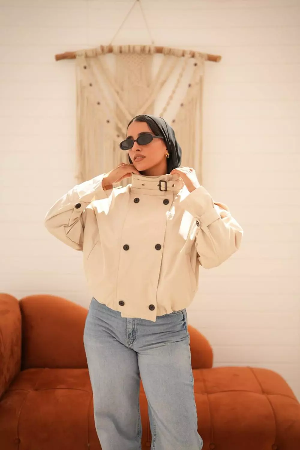 Neck belt jacket image