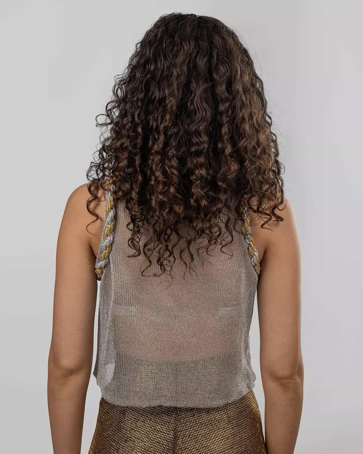 An elevated loose-fit top  2