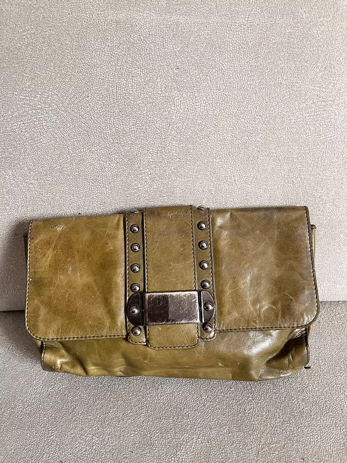 The perfect olive clutch  image