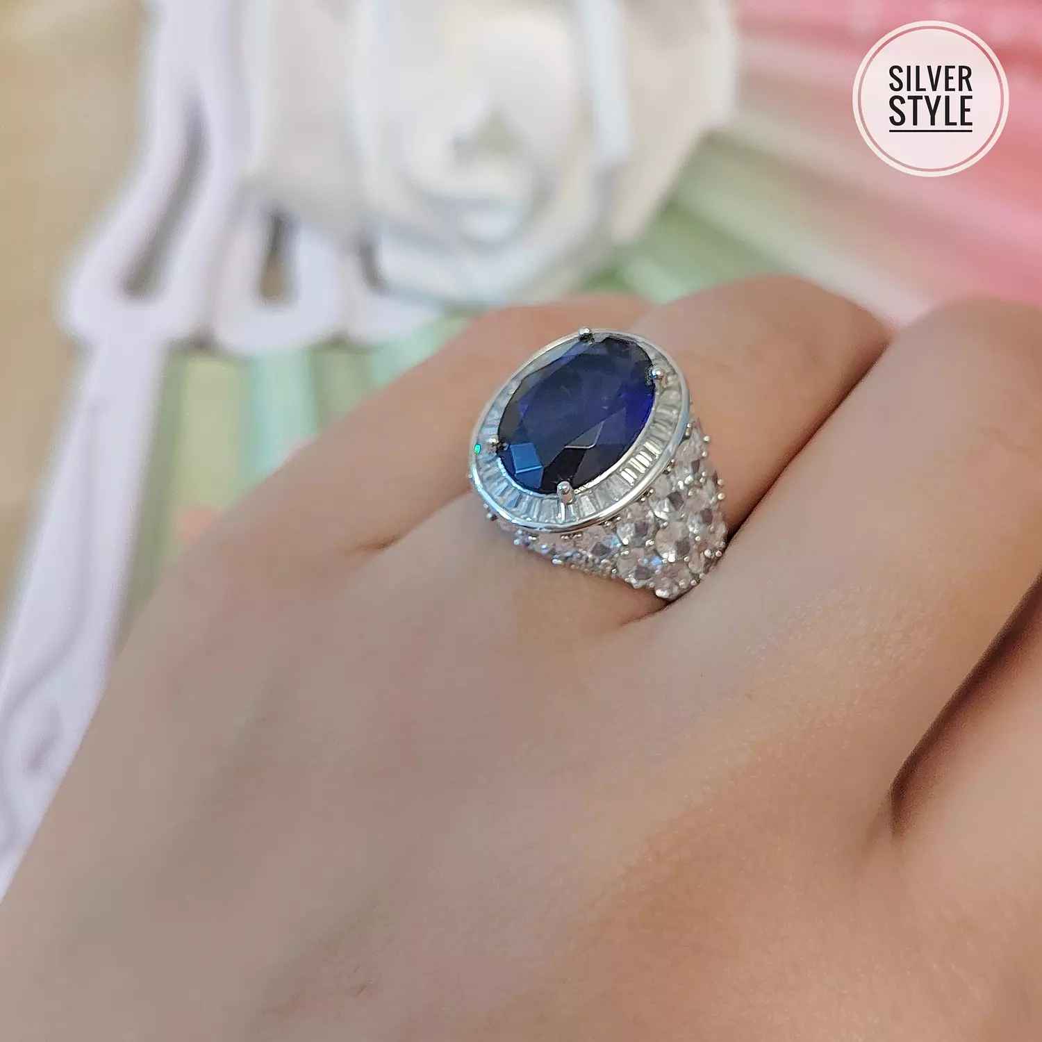 Luxurious Ring 1