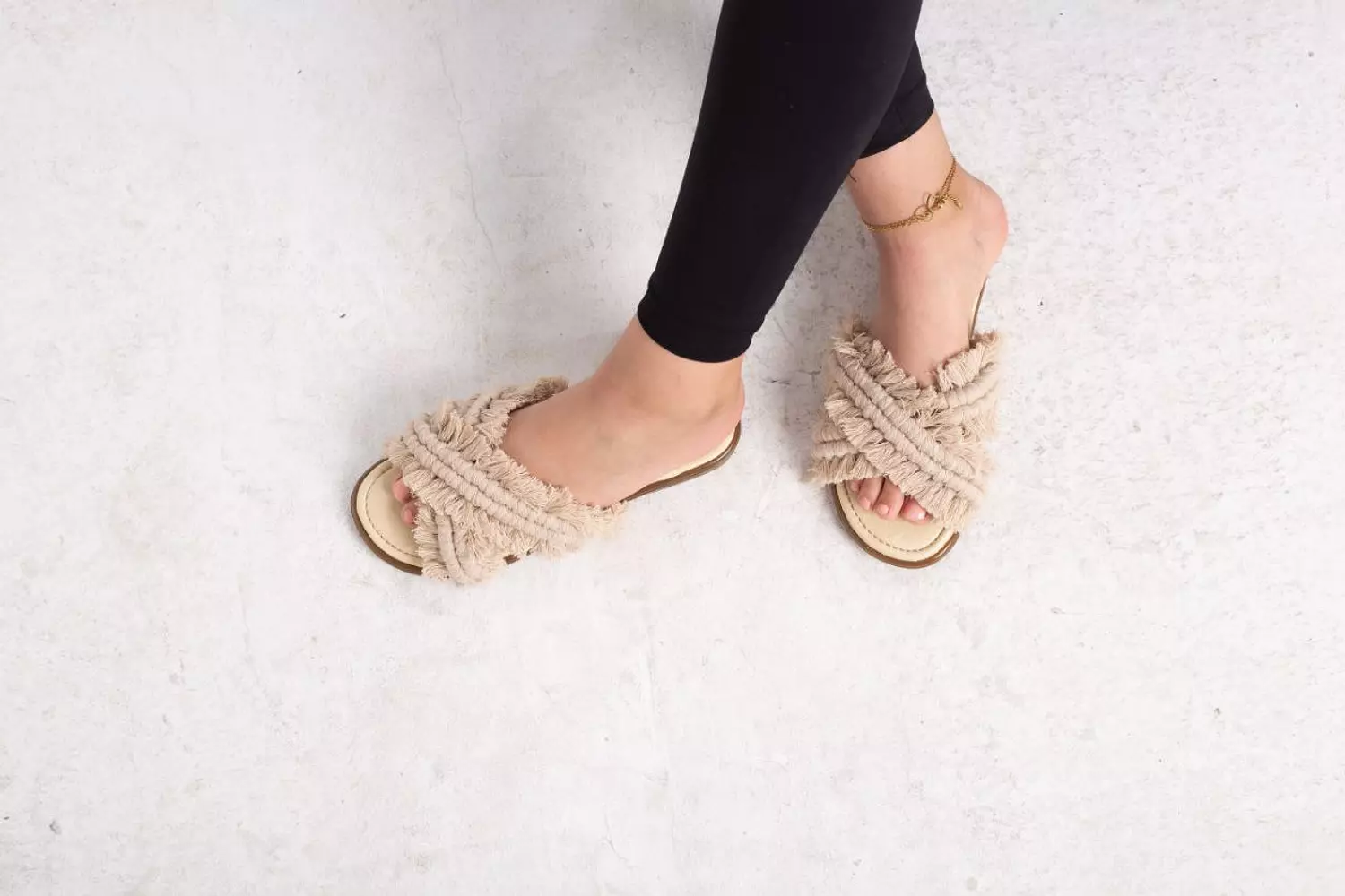Macramé cross 9