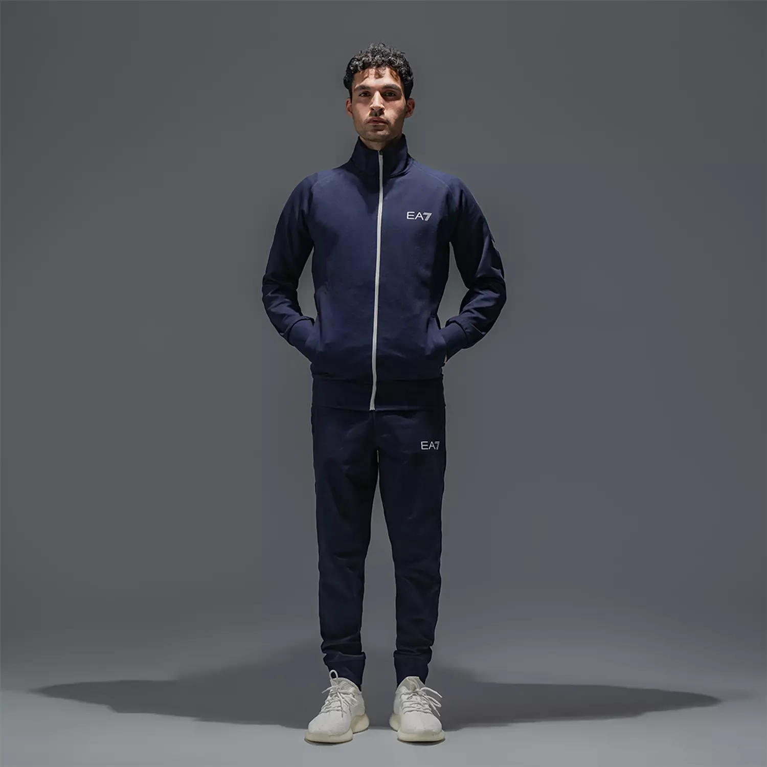 tracksuit  image