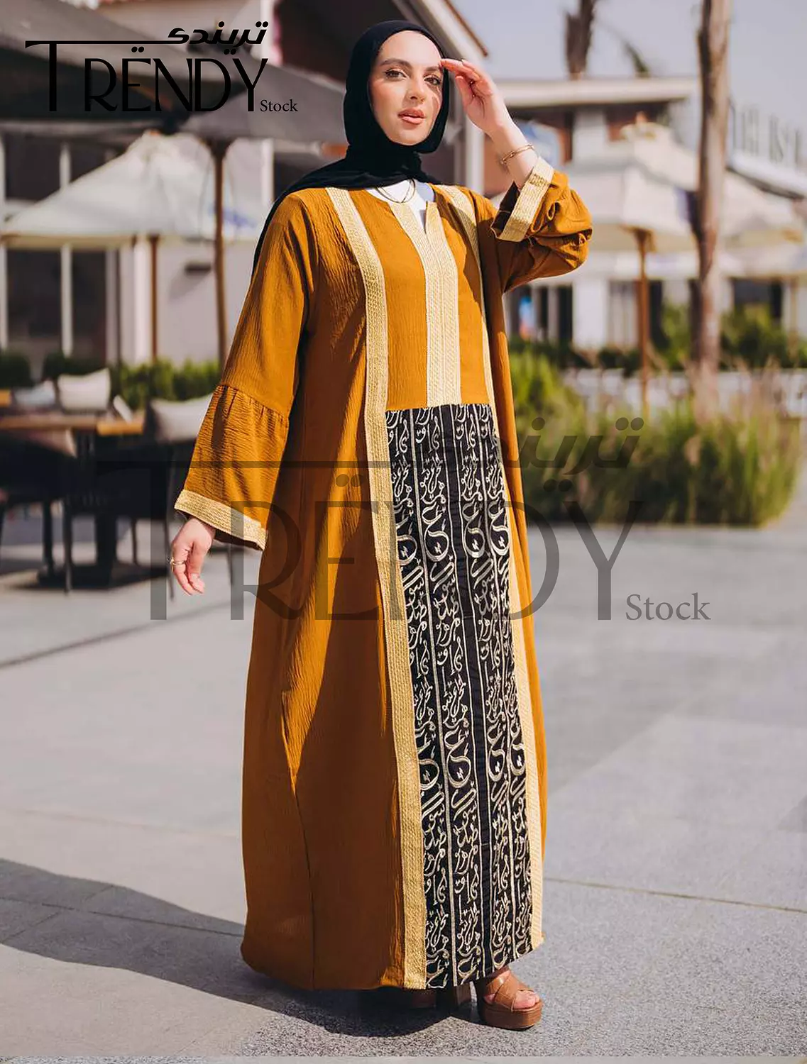 Abaya embroidered with Arabic letters 4